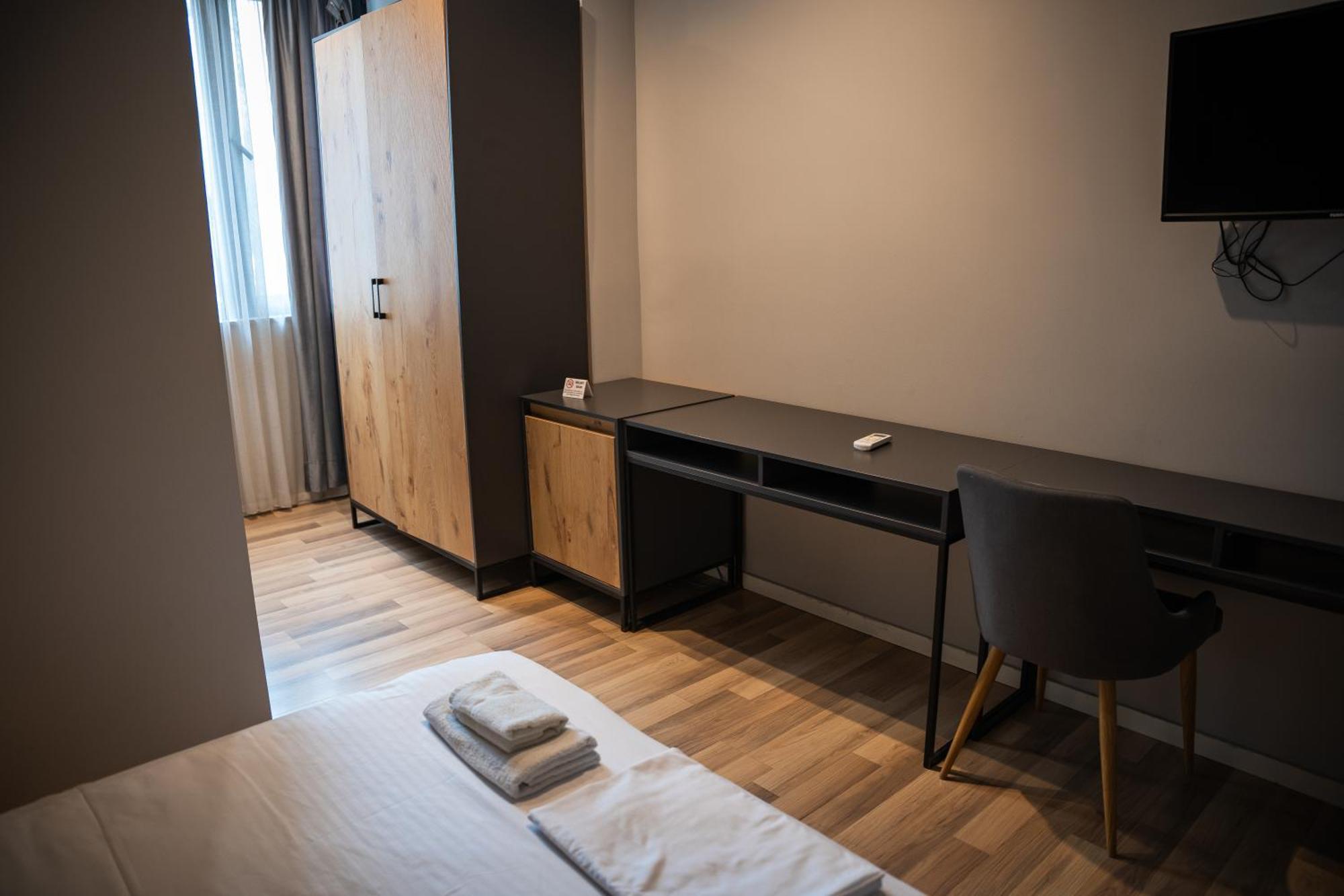 Center Boutique Hotel Tirana Exterior photo
