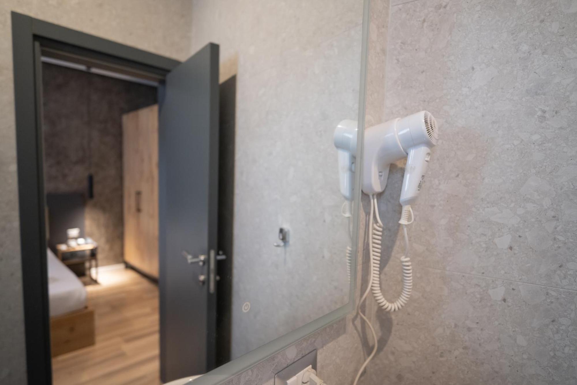 Center Boutique Hotel Tirana Exterior photo