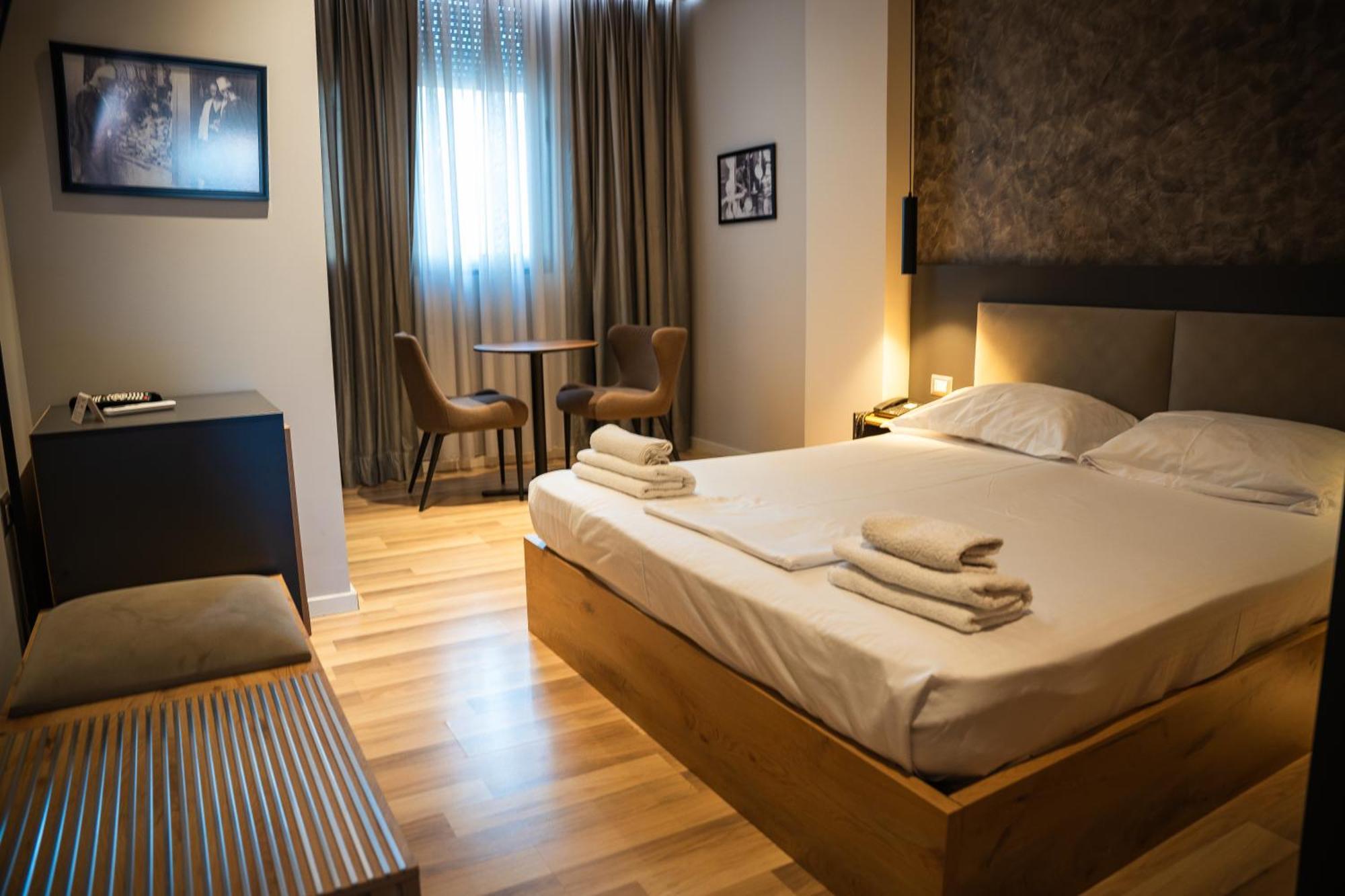 Center Boutique Hotel Tirana Exterior photo