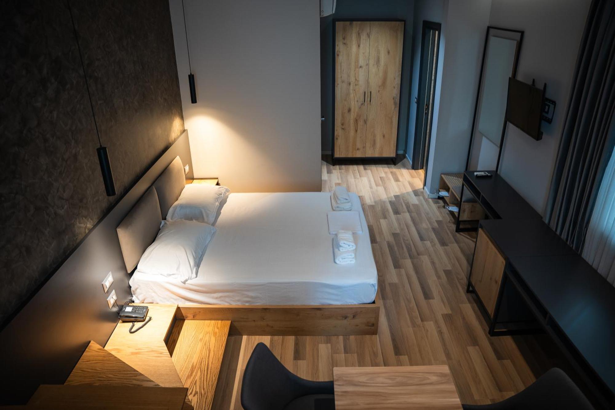 Center Boutique Hotel Tirana Exterior photo