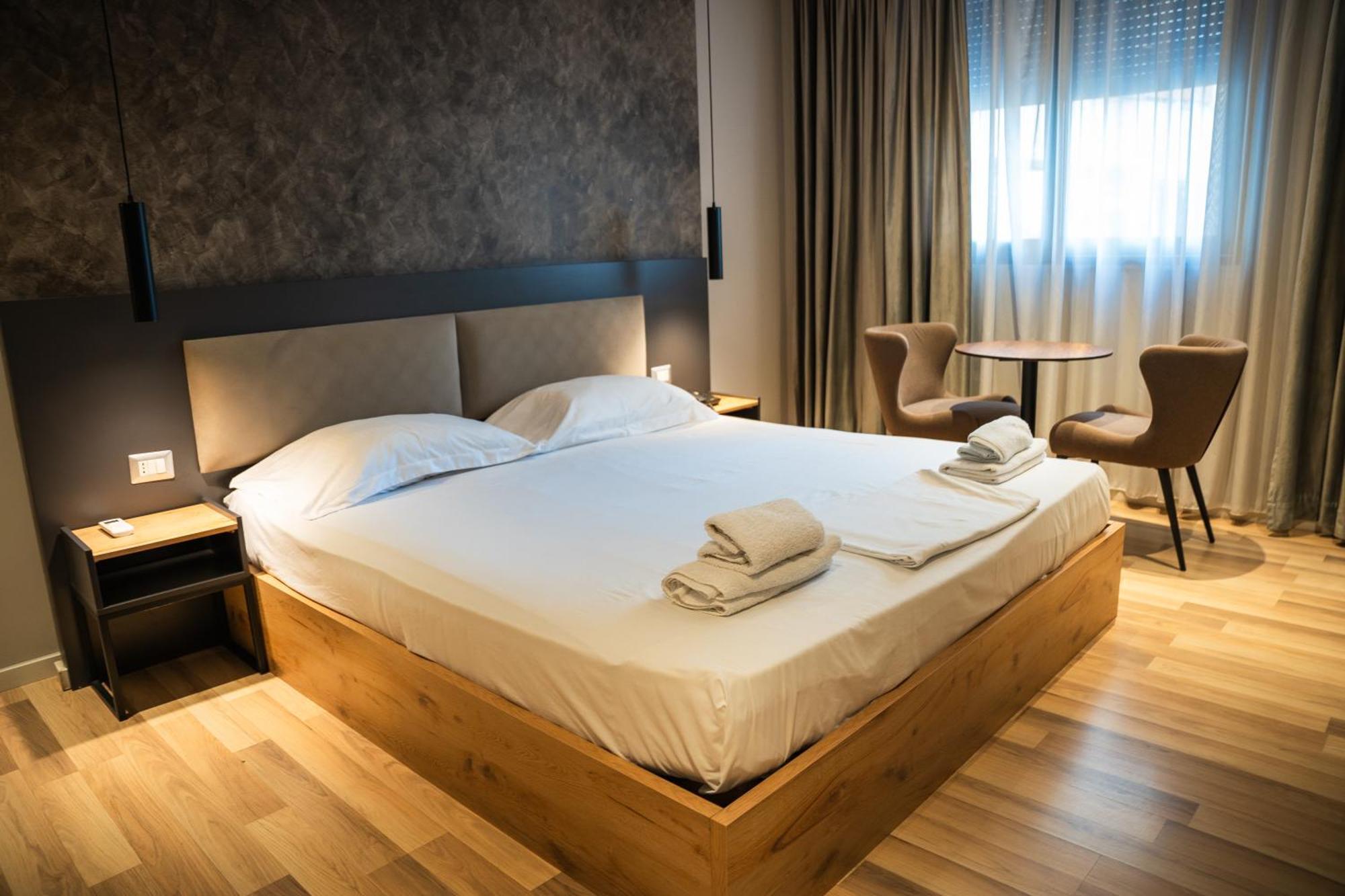 Center Boutique Hotel Tirana Exterior photo