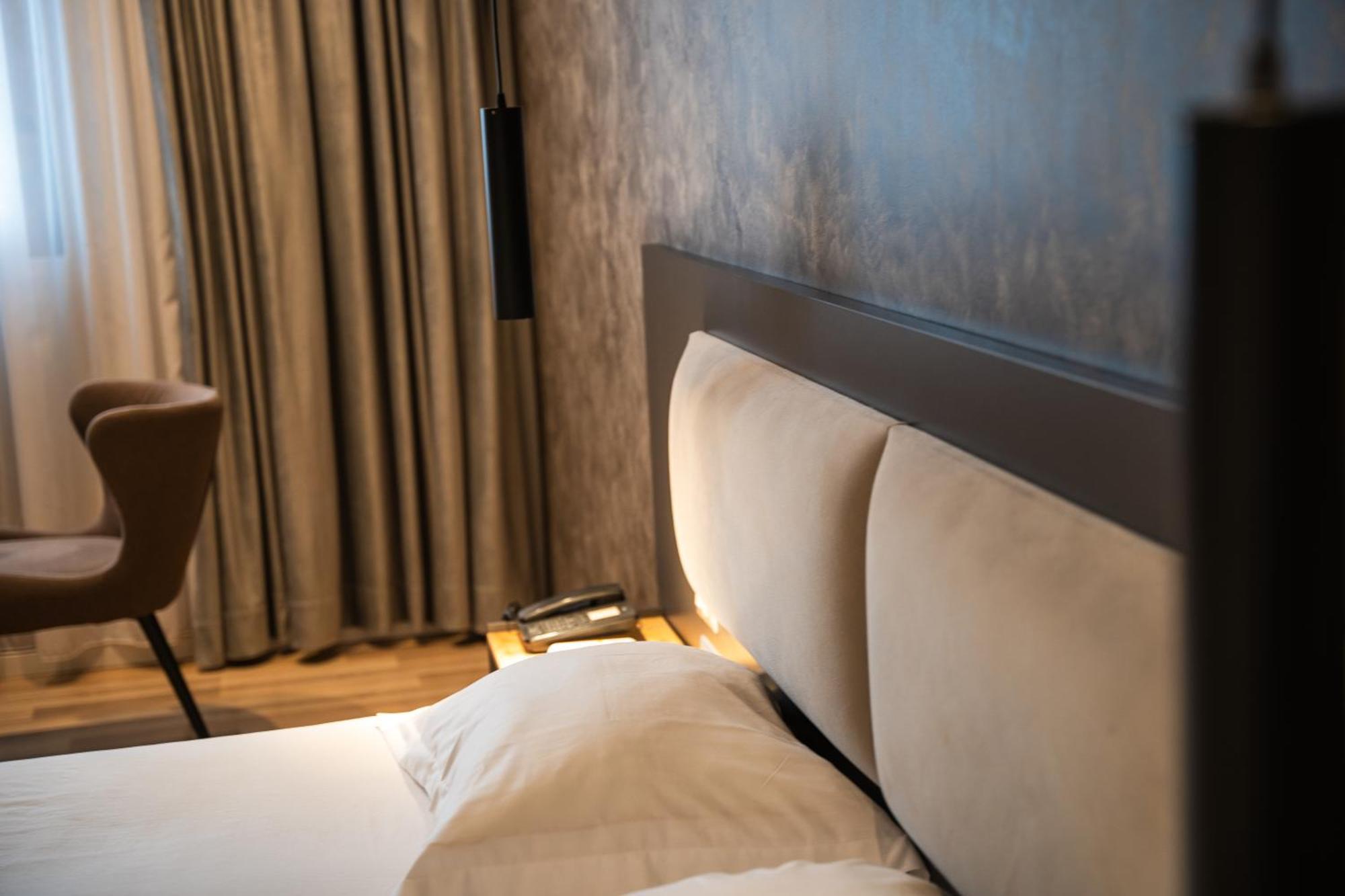 Center Boutique Hotel Tirana Exterior photo