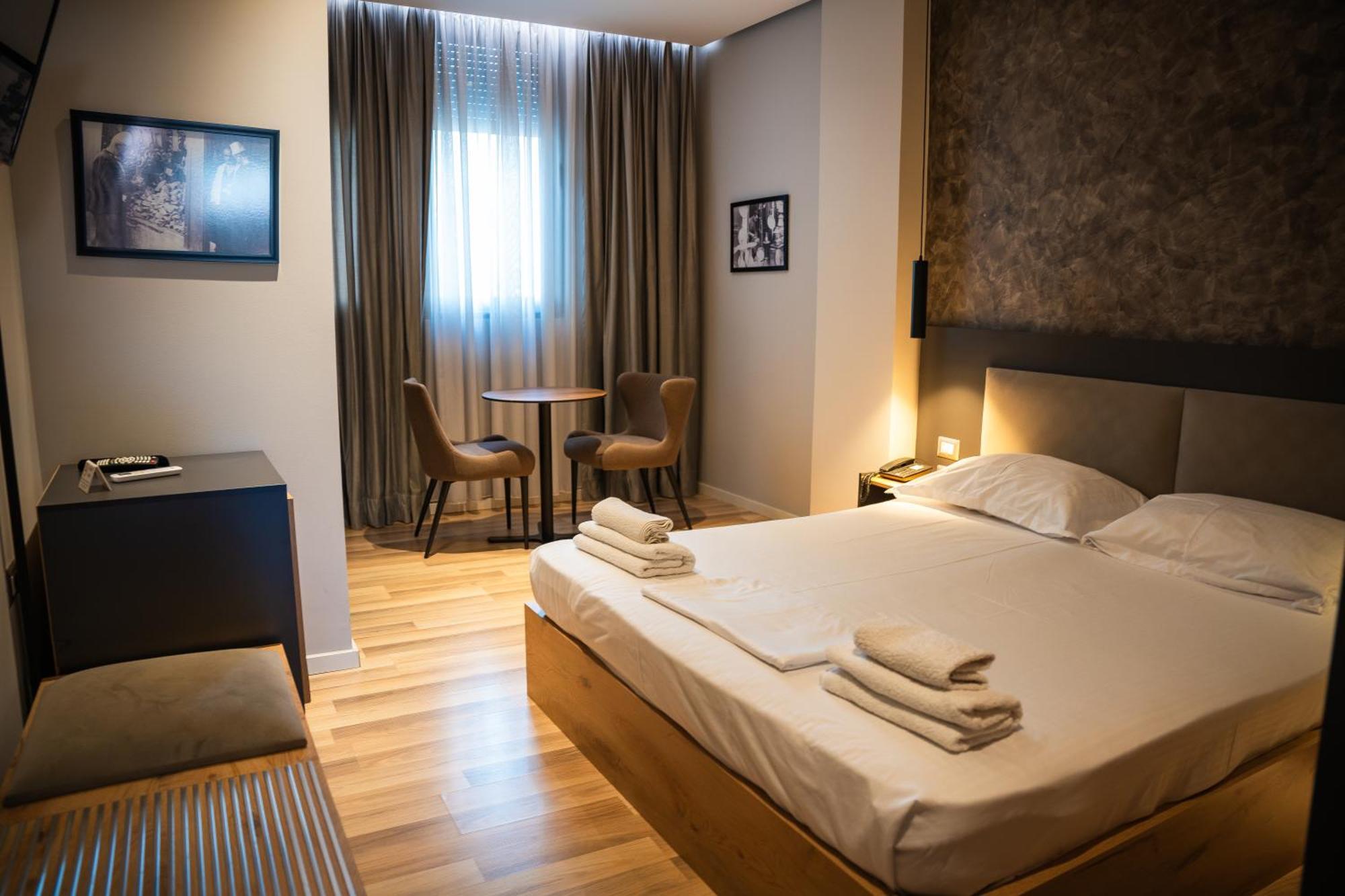 Center Boutique Hotel Tirana Exterior photo