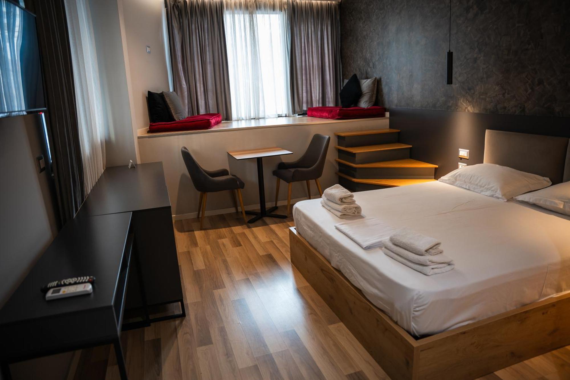 Center Boutique Hotel Tirana Exterior photo