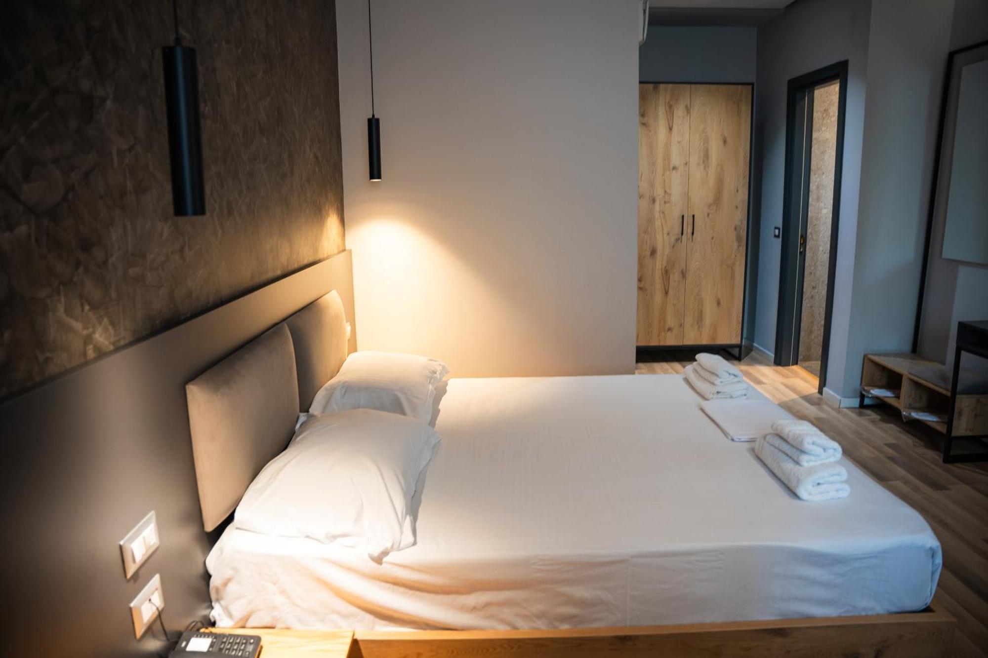 Center Boutique Hotel Tirana Exterior photo
